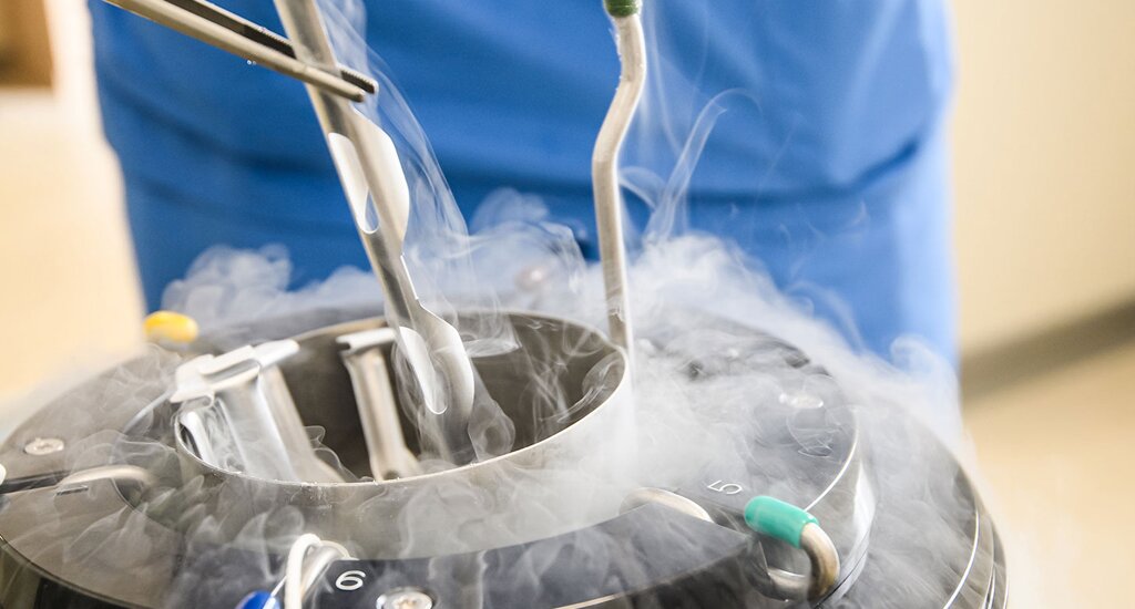 上海代孕公司：让母爱的光芒照进人生的黑夜