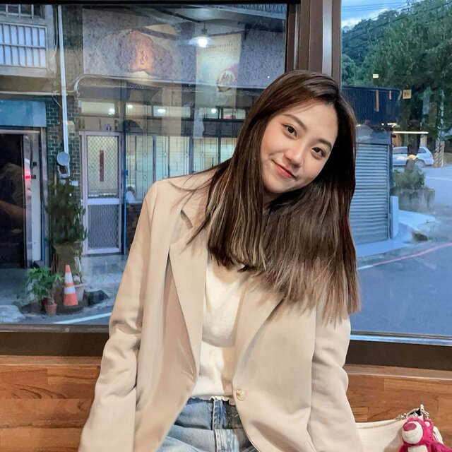 女生：23岁 .身高165